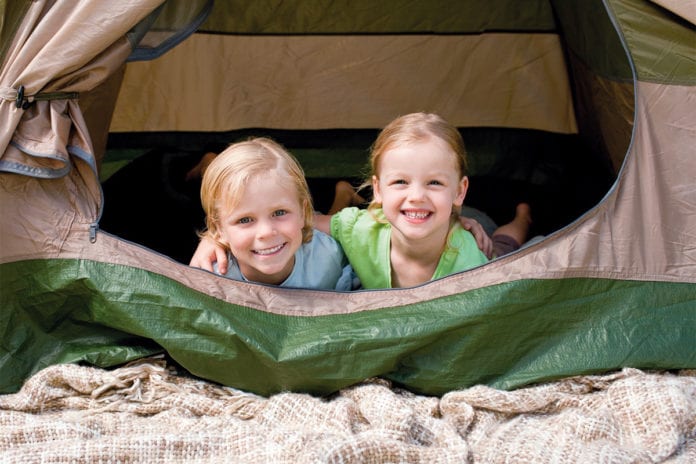 Familienkurztripp mit dem Zelt Kururlaub mit Kindern Ferien Camping Kitz Familie Muenchen Familienmagazin
