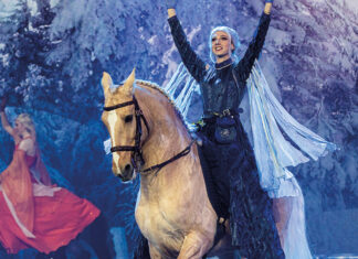 Gewinnspiel – KITZ verlost Karten für „WinterWünscheLand“ von Cavalluna eine Fee reitet auf einem Pferd in winterlicher Stimmung