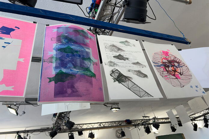 musenkuss_kreativ_durch_den_advent_und_ins_neue_jahr Bilder hängen an der Decke